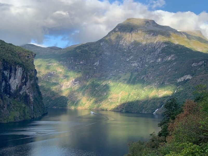 from-geiranger-village-geirangerfjord-cruise