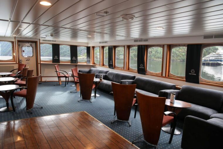 from-geiranger-village-geirangerfjord-cruise