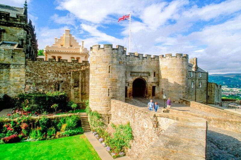 from-glasgow-loch-lomond-trossachs-stirling-castle-tour
