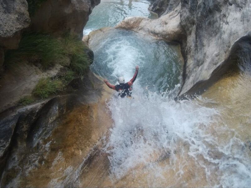 from-granada-rio-verde-canyoning-tour