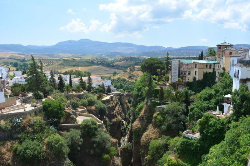 from-granada-tour-to-ronda-and-setenil-de-las-bodegas