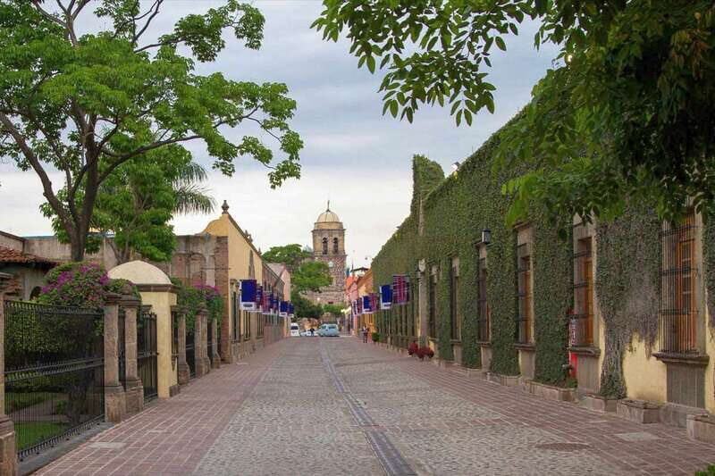 From Guadalajara: La Rojeña Distillery & Jose Cuervo Train - The Mexican Show and Cultural Flare