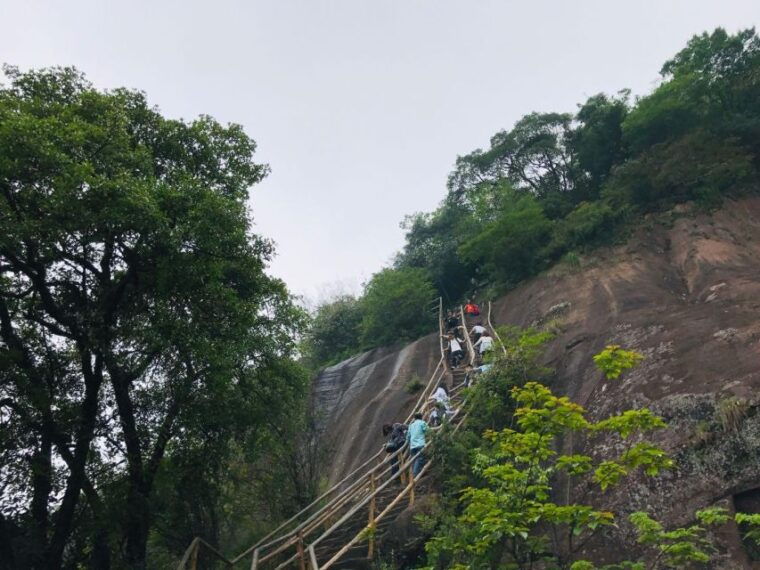 from-guangzhou-mount-danxia-and-nanhua-temple-full-day