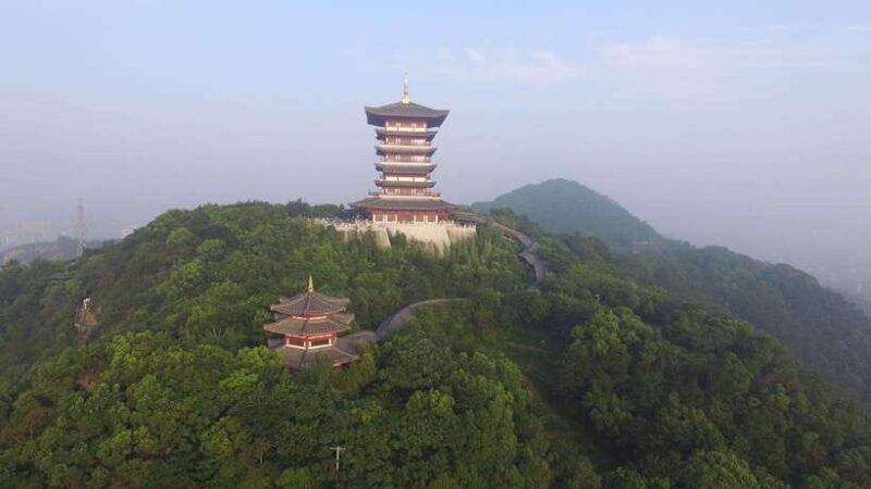 from-guanzghou-guided-baiyun-mountain-day-tour-by-car
