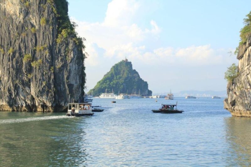 From Ha Noi: Explore Ha Long Bay & 6-Hour Cruise on Day Trip - Discovering Ha Long Bay on a Day Trip