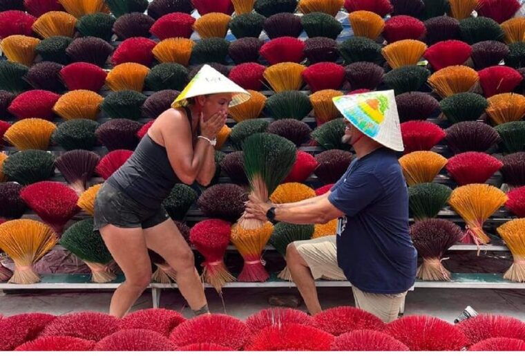 from-ha-noi-explore-quang-phu-cau-incense-village-half-day