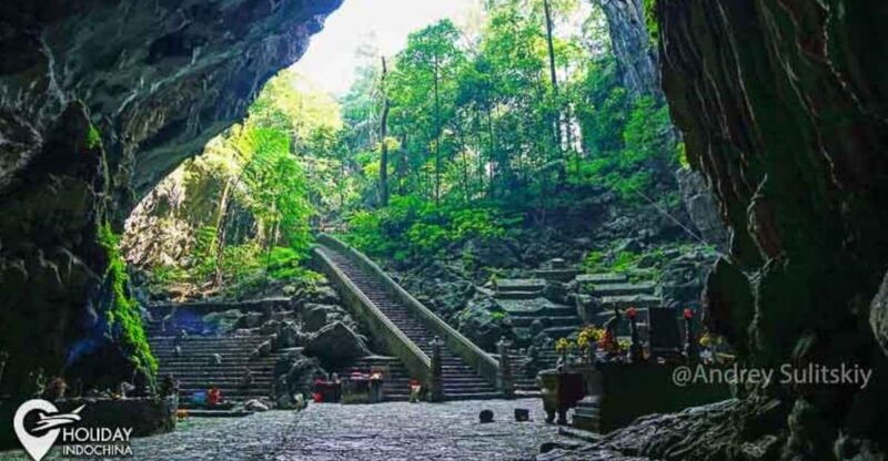 from-ha-noi-perfume-pagoda-a-pagoda-in-deep-in-a-cave