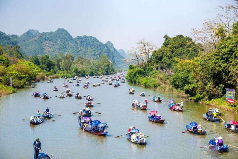 from-ha-noi-perfume-pagoda-full-day-group-tour