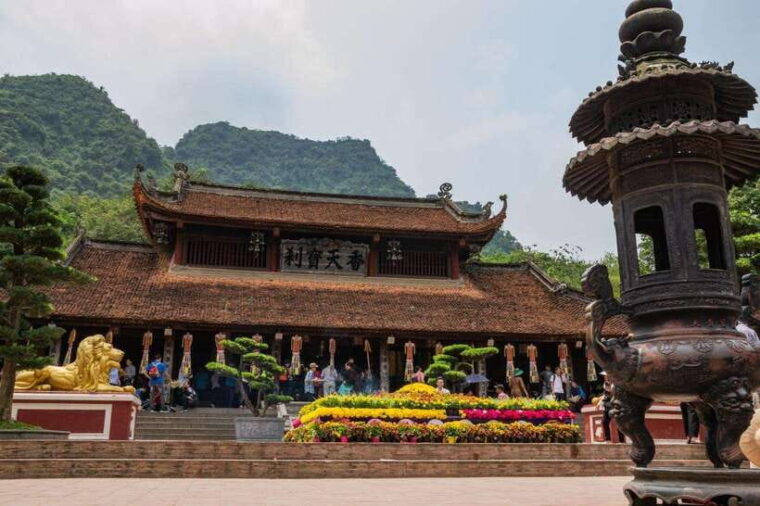 from-ha-noi-perfume-pagoda-full-day-group-tour