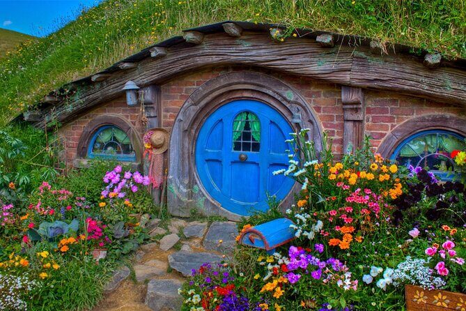 From Hamilton Hobbiton Waitomo Glowworm Caves 1 Day Private Tour - Key Points