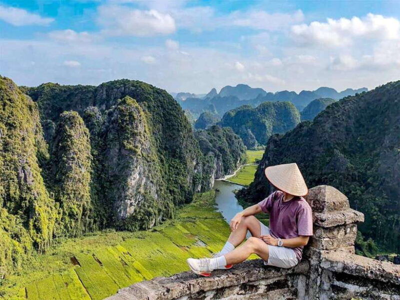 from-hanoi-1-day-tour-ninh-binh-hoa-lu-trang-an-hang-mua