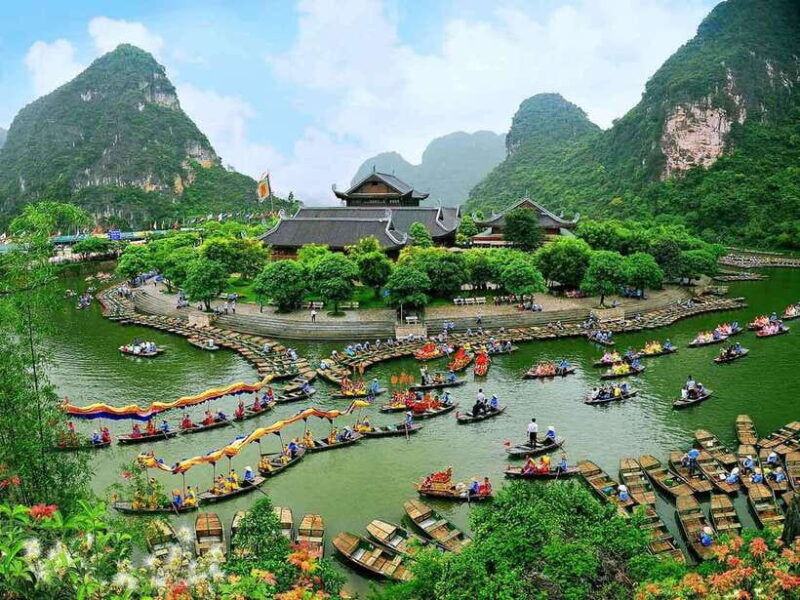 from-hanoi-1-day-tour-ninh-binh-hoa-lu-trang-an-hang-mua