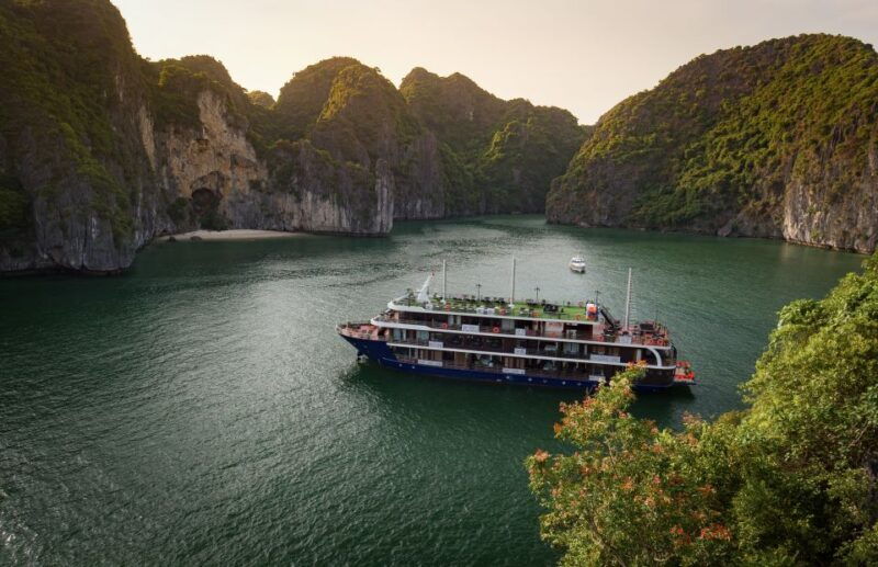 from-hanoi-2-day-halong-and-lan-ha-bay-la-pandora-cruise