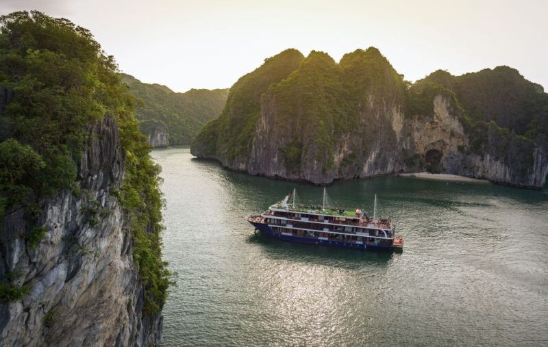 from-hanoi-2-day-halong-and-lan-ha-bay-la-pandora-cruise