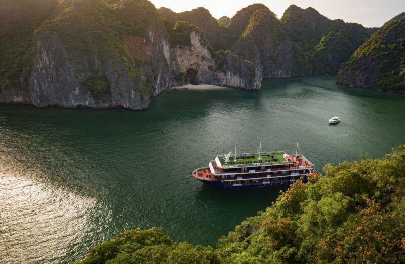 from-hanoi-2-day-halong-and-lan-ha-bay-la-pandora-cruise