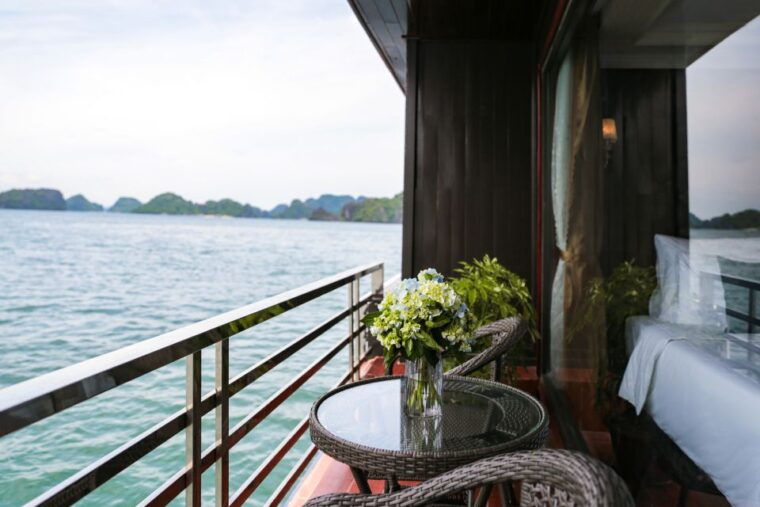 from-hanoi-2-day-halong-and-lan-ha-bay-la-pandora-cruise