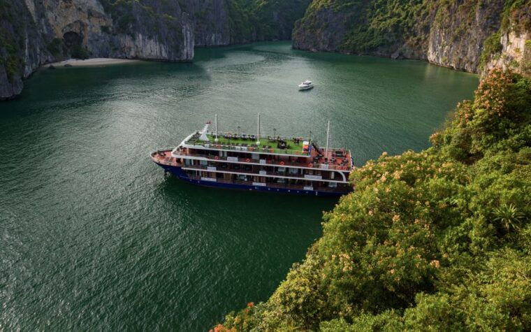 from-hanoi-2-day-halong-and-lan-ha-bay-la-pandora-cruise