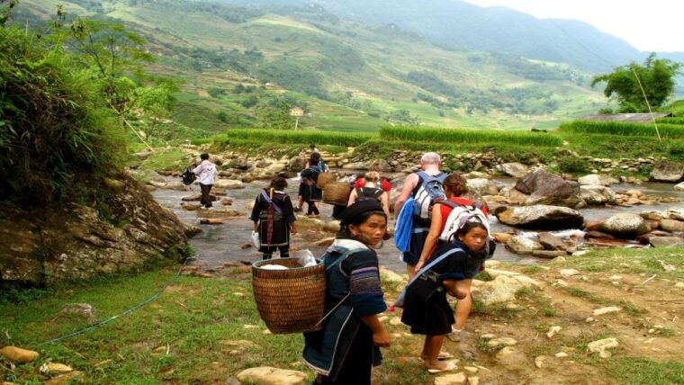 from-hanoi-2-day-overnight-sapa-tour-by-limousine