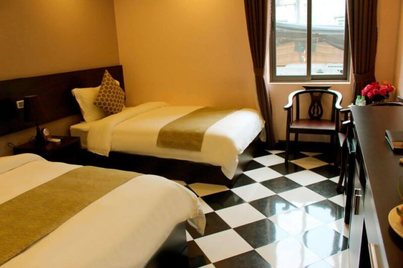 From Hanoi: 2-Day Sapa-Fansipan Peak & Trek & Ha Giang Bus - The Journey Begins: From Hanoi to Sapa