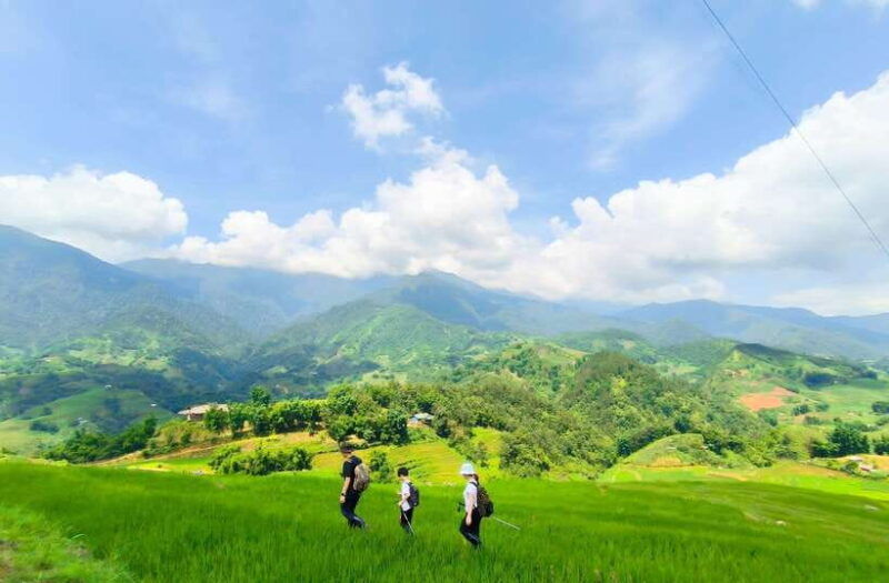 from-hanoi-2-day-sapa-trek-tour-luxury-limousine-transfer