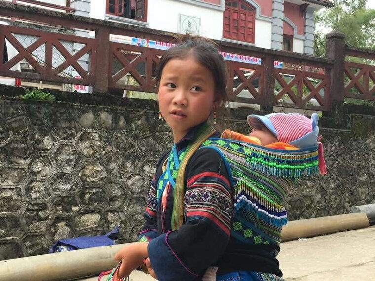 from-hanoi-2-day-sapa-trek-tour-luxury-limousine-transfer