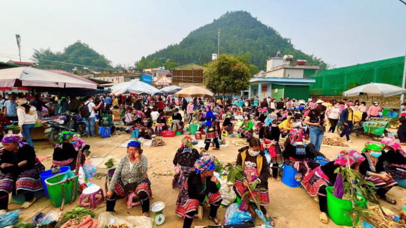 from-hanoi-3-day-sapa-bac-ha-market-trekking-tour