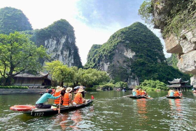from-hanoi-3-day-sapa-fansipan-ninh-binh-tour-with-meals