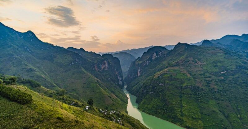 from-hanoi-4-day-panorama-of-ha-giang-loop-private-tour