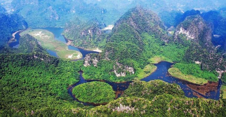 from-hanoi-bai-dinh-pagoda-trang-an-mua-cave-day-trip