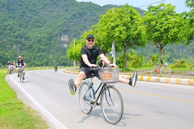 From Hanoi: Discover Hoa Lu, Trang An Grottoes, Mua Cave, Cycling - Key Points