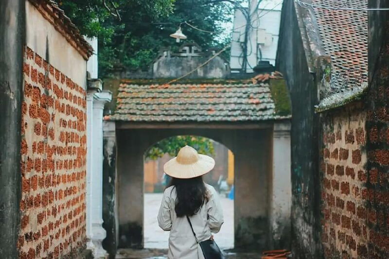 from-hanoi-duong-lam-ancient-village-day-tour-with-lunch