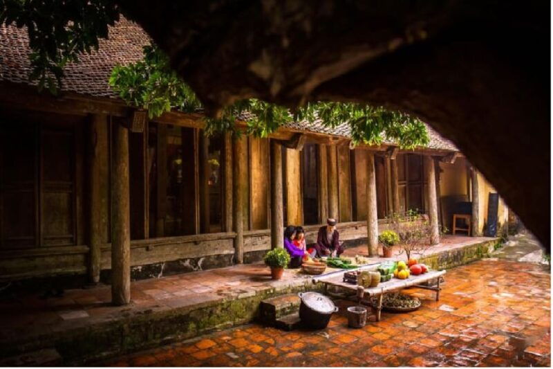 from-hanoi-duong-lam-ancient-village-day-tour-with-lunch