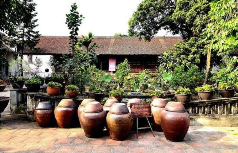 from-hanoi-duong-lam-ancient-village-private-full-day-trip