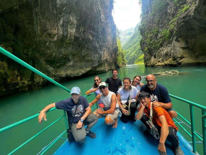 from-hanoi-ha-giang-3-day-group-motorcycle-tour