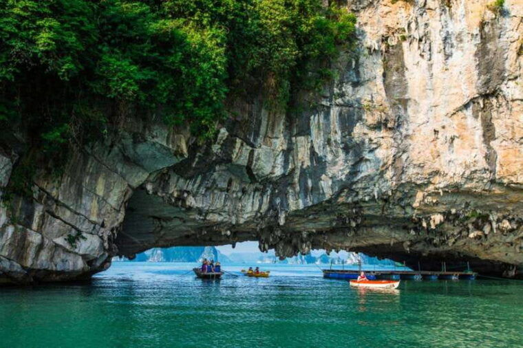 from-hanoi-ha-long-bay-1-day-cruise-trip-w-titop-kayaking