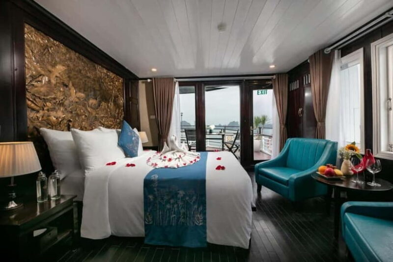 From Hanoi/Ha Long:La Regina 4 star cruise - Bai Tu Long Bay - Discovering Bai Tu Long Bay with La Regina Cruises