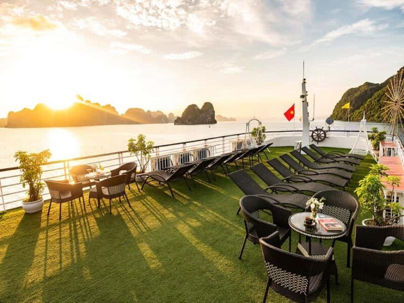 From Hanoi- Halong Bay on Luxury Day Cruise buffet lunch - Visit to Titop Island: Swimming and Hiking