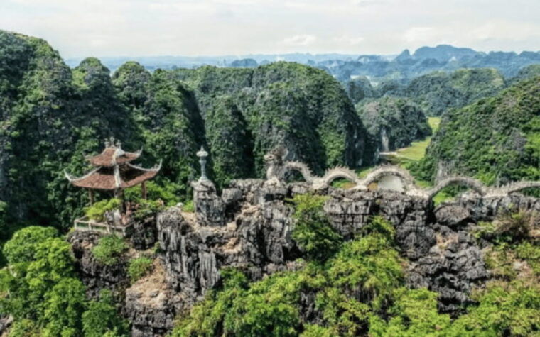 from-hanoi-hoa-lu-tam-coc-and-mua-cave-day-trip-2