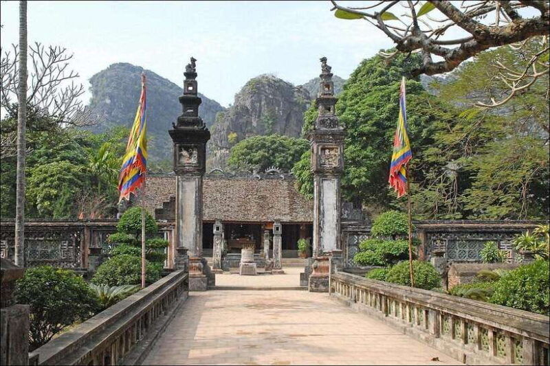 from-hanoi-hoa-lu-tam-coc-and-mua-cave-day-trip