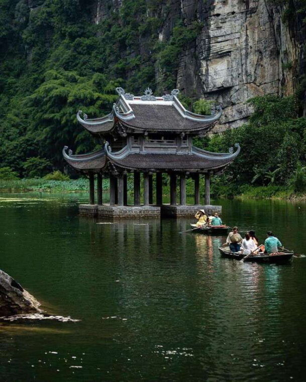 from-hanoi-hoa-lu-trang-an-1-day-trip