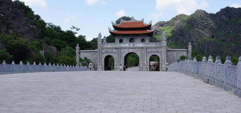 from-hanoi-hoa-lu-trang-an-and-cycling-day-trip