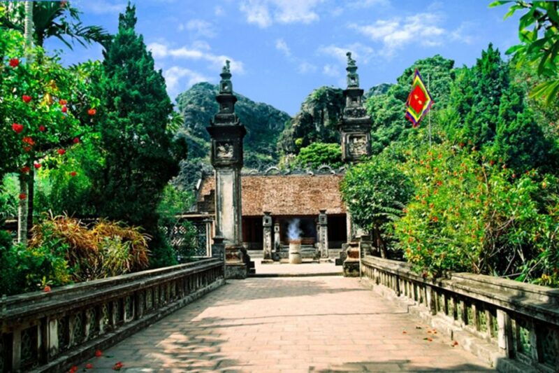 from-hanoi-hoa-lu-trang-an-and-mua-cave-full-day-tour