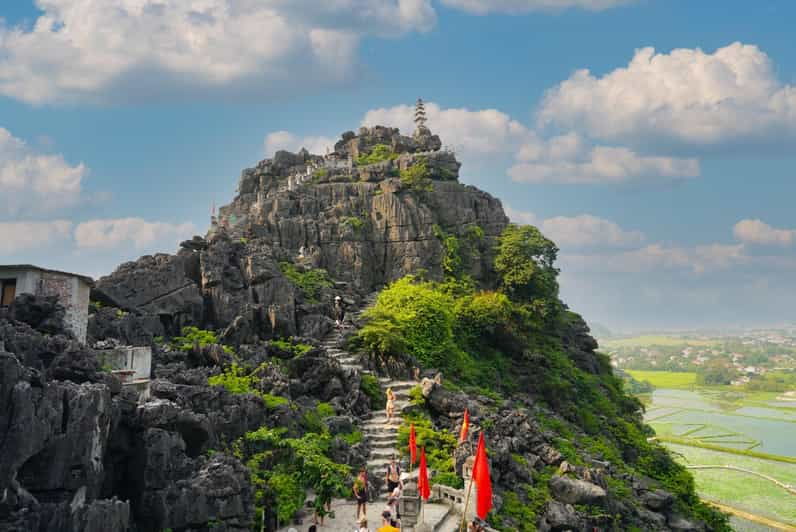 from-hanoi-hoa-lu-trang-an-mua-cave-limousine-bus-buffet