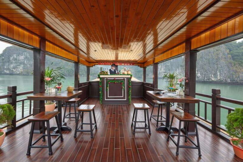 from-hanoi-lan-ha-bay-kayaking-sightseeing-cruise-trip