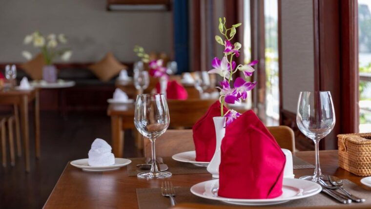 from-hanoi-luxury-private-traditional-junk-boat