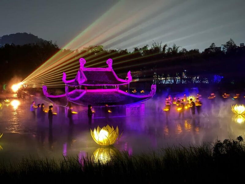 from-hanoi-multi-day-bike-tour-to-duong-lam-tonkin-show