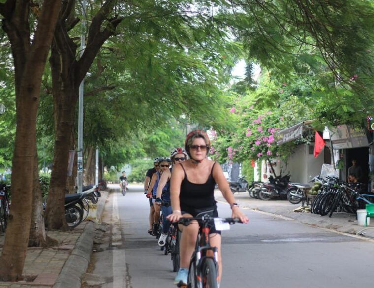 from-hanoi-multi-day-bike-tour-to-duong-lam-tonkin-show