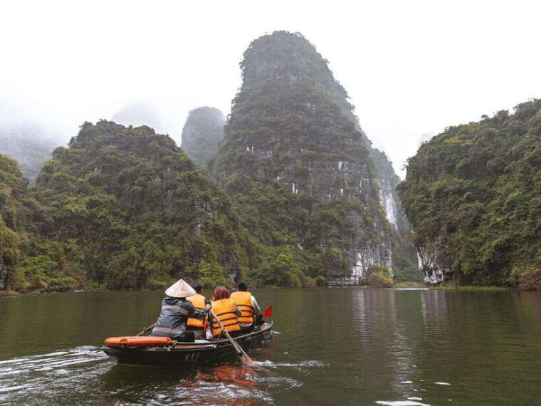 from-hanoi-ninh-binh-2-day-private-tour-with-skull-island