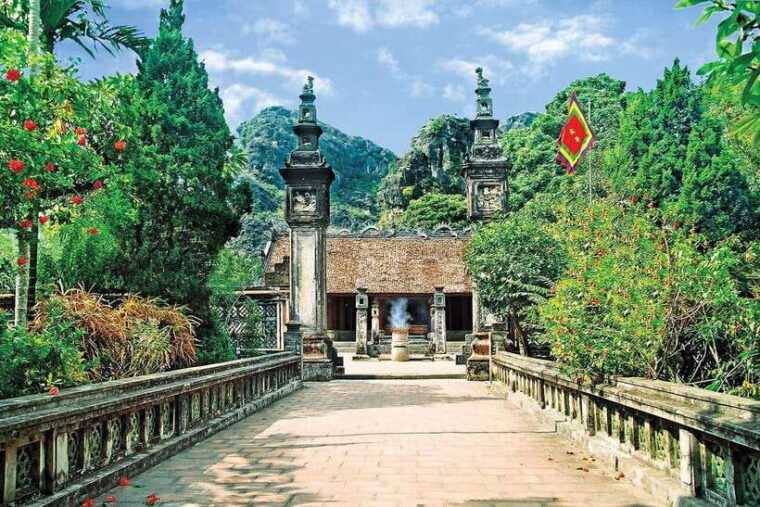 from-hanoi-ninh-binh-day-trip-with-buffet-lunch-bike