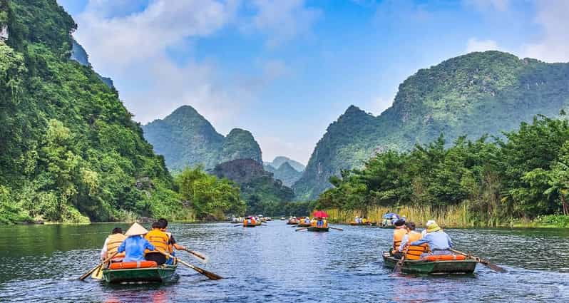 from-hanoi-ninh-binh-hoa-lu-trang-an-mua-cave-day-trip